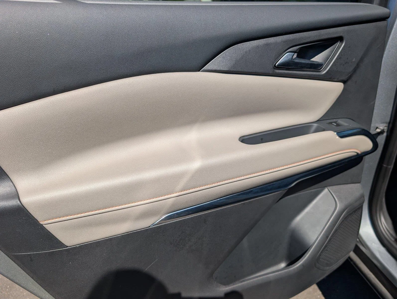 Used 2026 Sterling Gray Metallic Chevrolet LT image 35