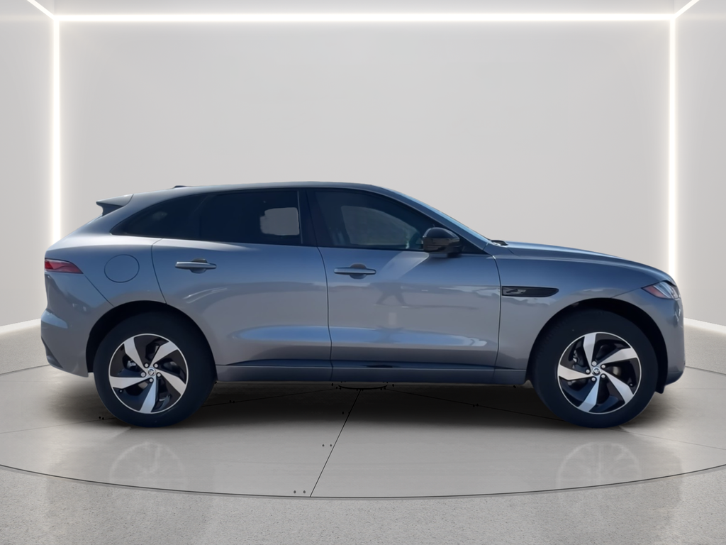 Used 2025  Jaguar P400 R-Dynamic S image 6