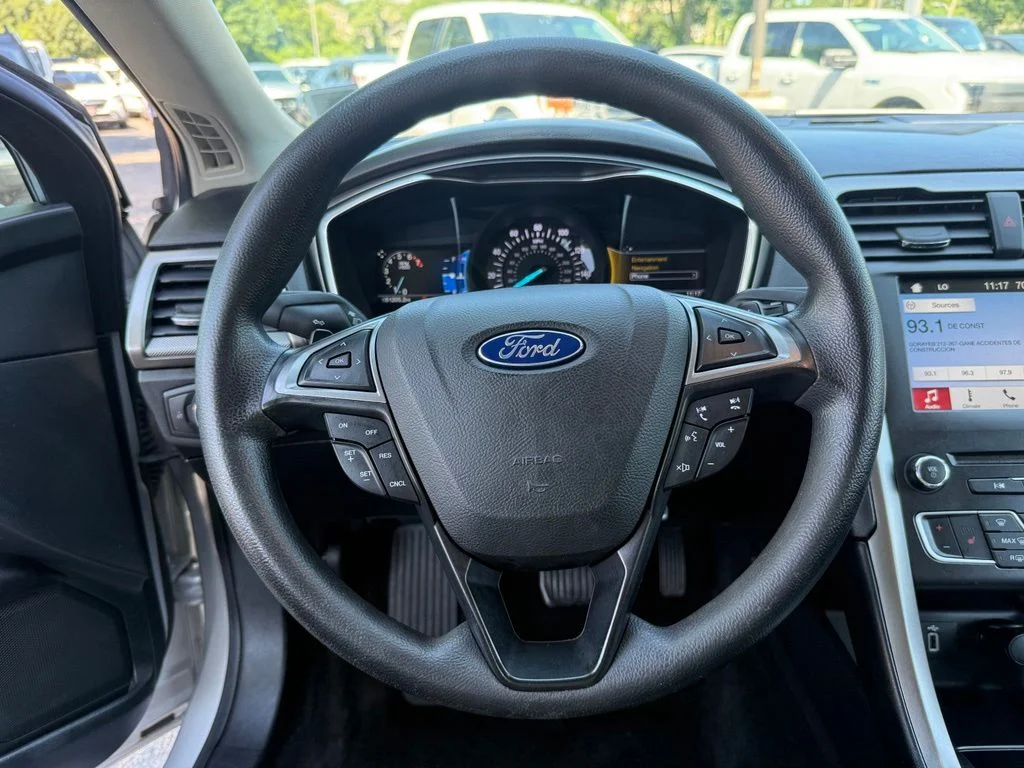 Used 2017 Silver Ford SE image 14