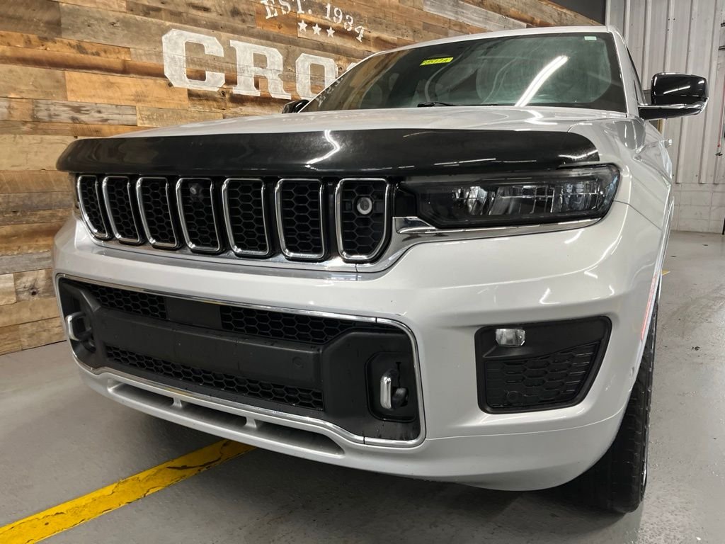 Used 2021 Silver Jeep Overland image 8