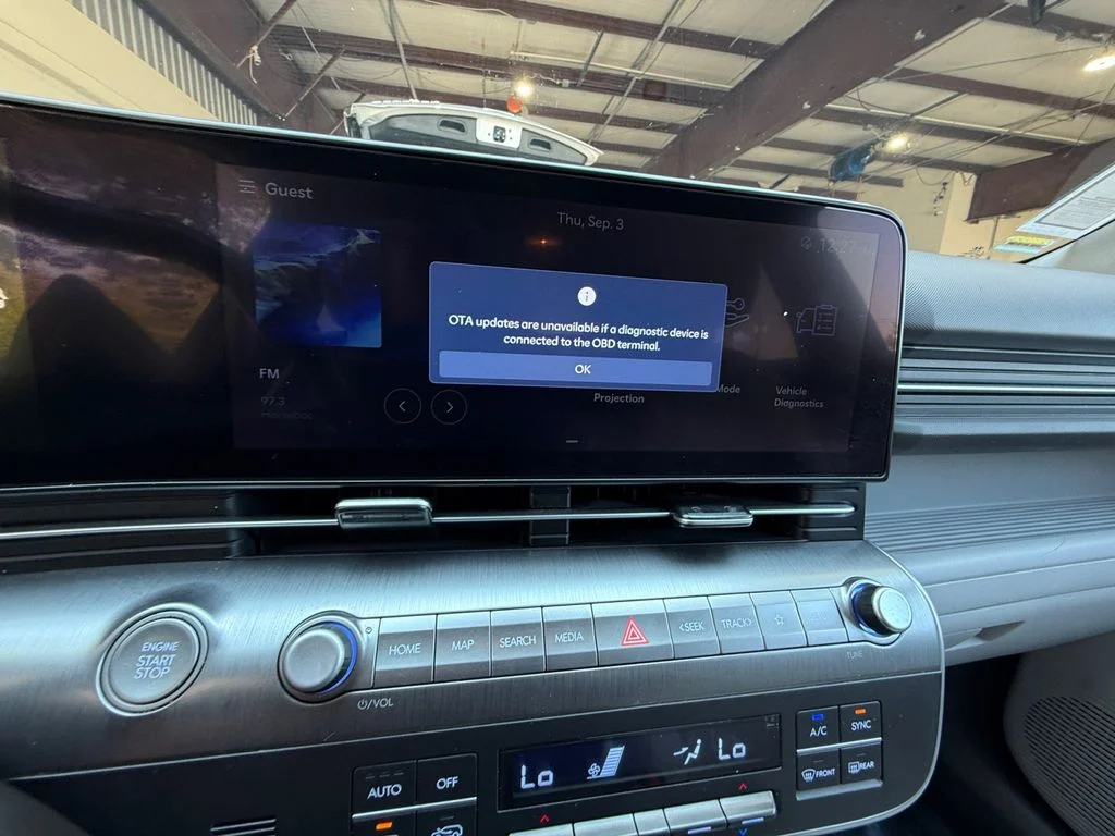 Used 2025 Red Hyundai SEL image 21