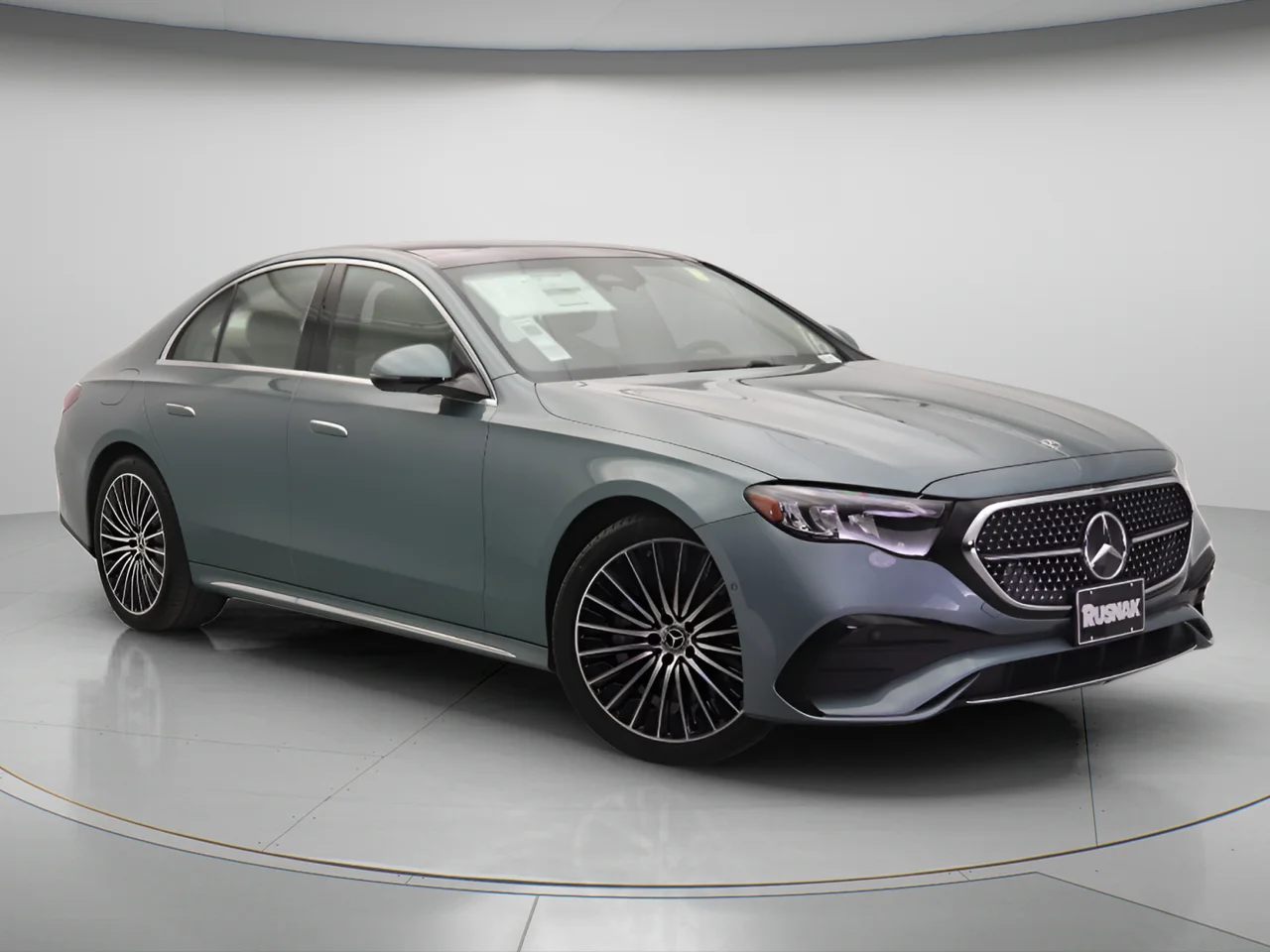 2026 Mercedes-Benz E-Class E450 4MATIC's photo