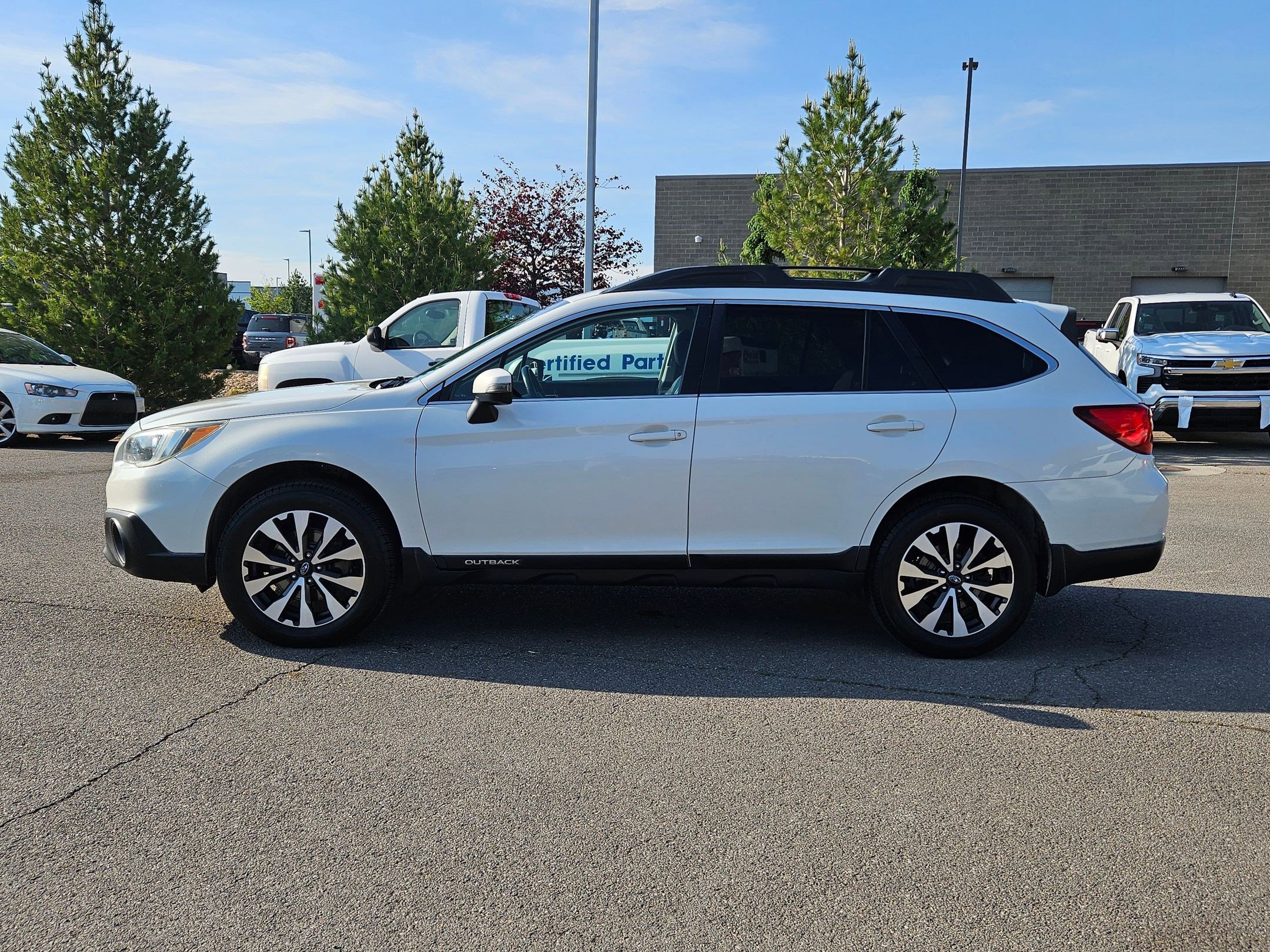Used 2016 Crystal White Pearl Subaru 2.5i Limited image 7