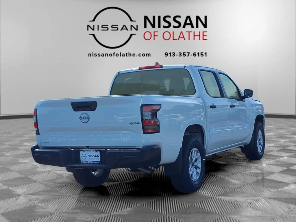 New 2026 Glacier White Nissan Crew Cab S image 24