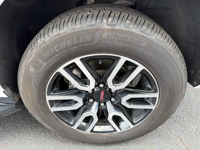Used 2022 Summit White GMC AT4 image 12