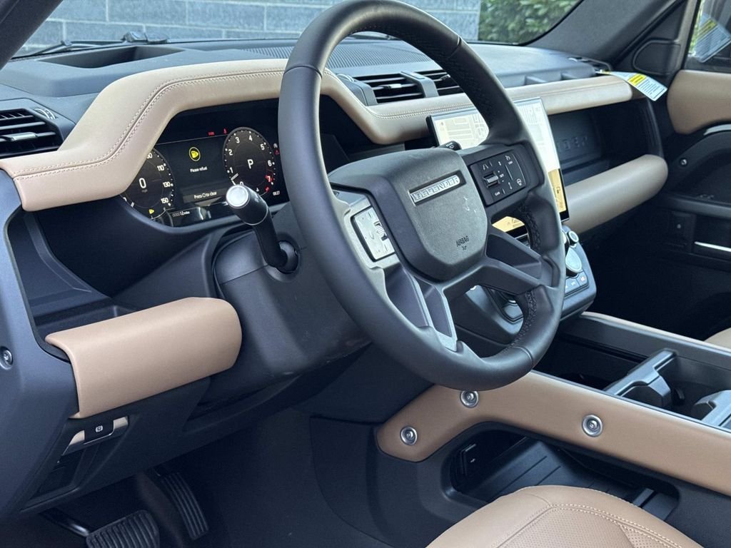 New 2026 Santorini Black Land Rover S image 22