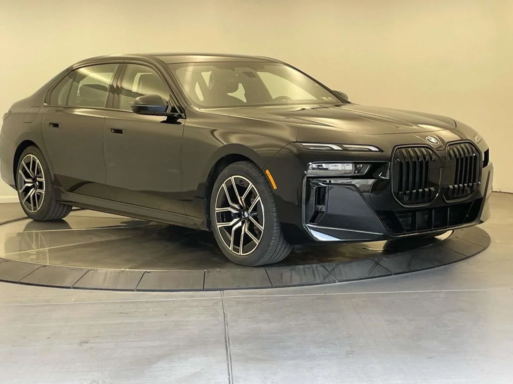 2025 BMW 7 Series 760i - Photo 7