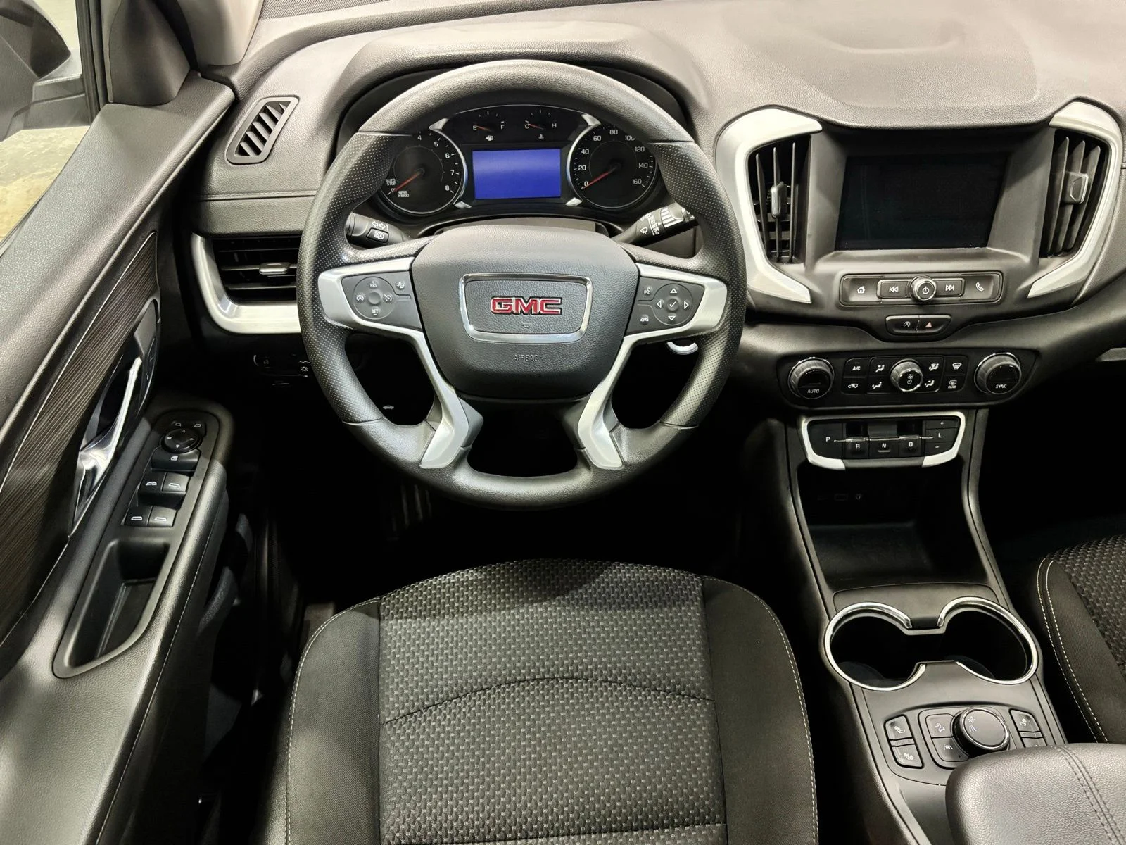 Used 2024 White GMC SLE image 12