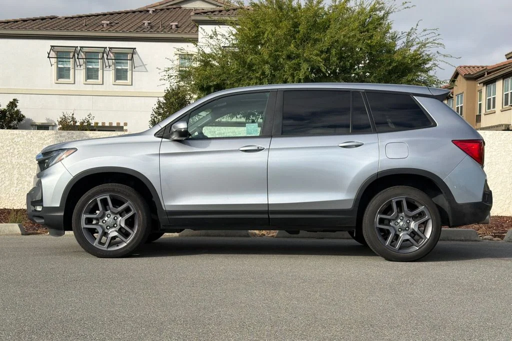 Used 2022 Lunar Silver Metallic Honda EX-L image 7