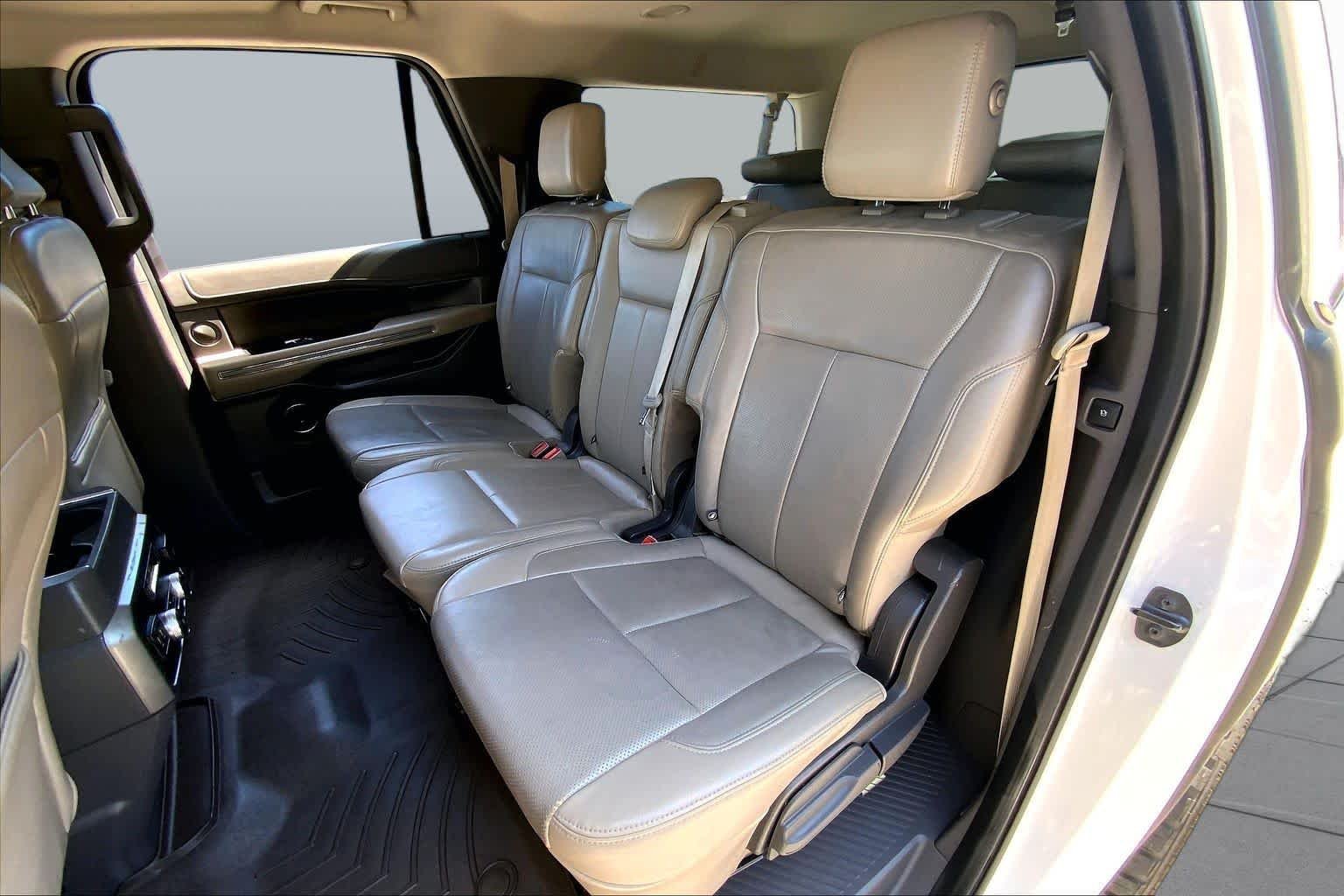 Used 2018 White Platinum Metallic Tri-Coat Ford XLT image 21