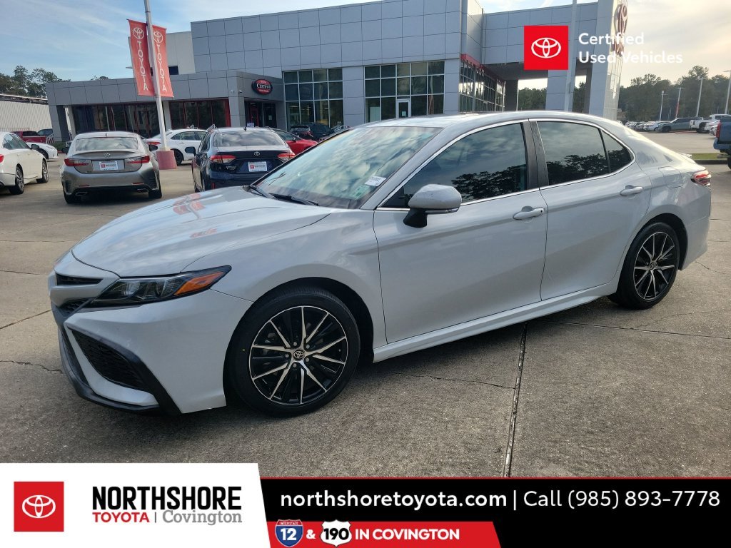 Used 2022 White Toyota SE image 1