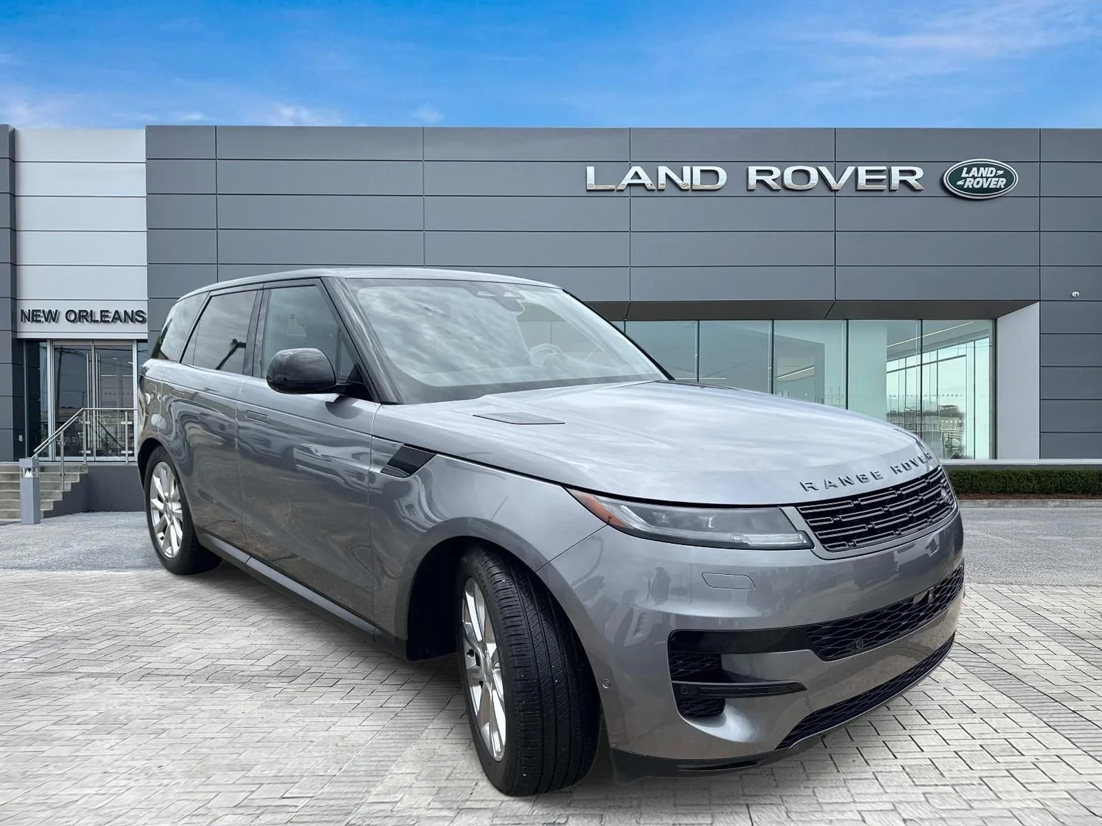 Certified Used 2025 Gray Land Rover S image 5