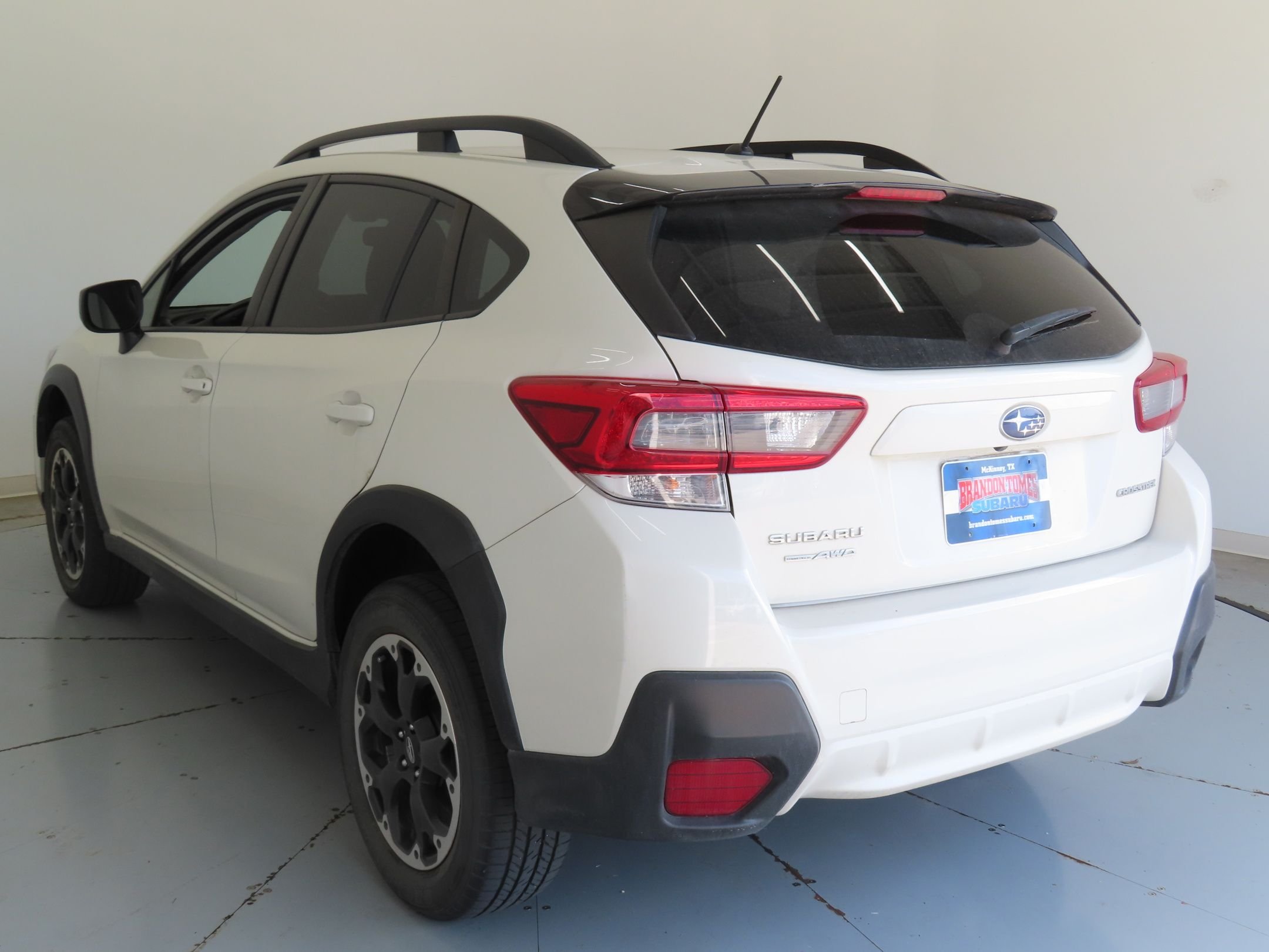 Used 2021 White Subaru Base image 6