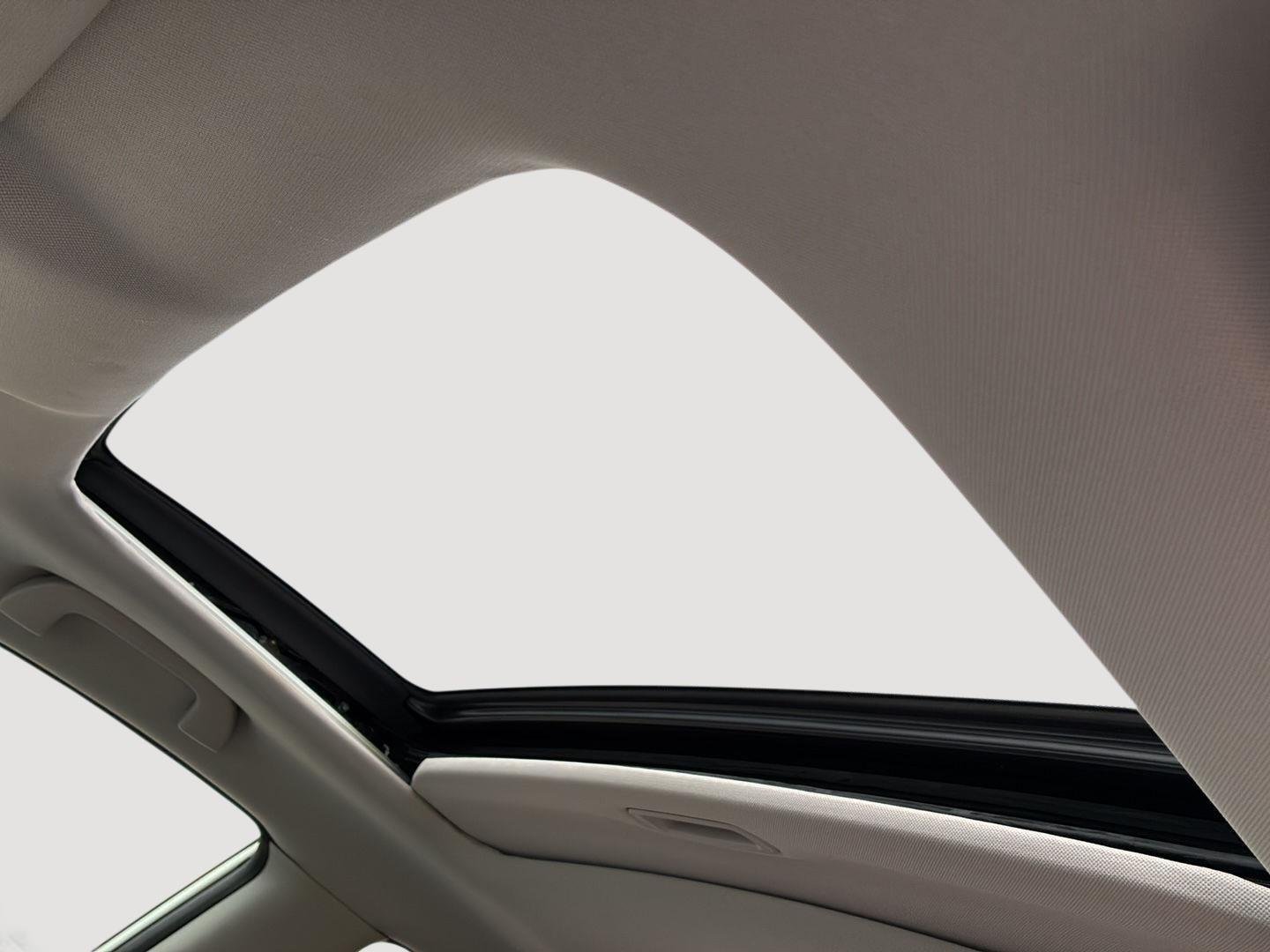 Used 2011 Taffeta White Honda EX-L image 4