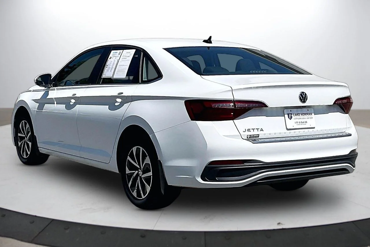 Used 2024 White Volkswagen 1.5T S image 6