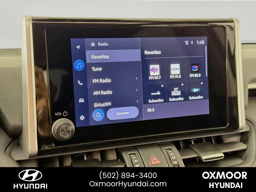 Used 2025 Wind Chill Pearl Toyota Hybrid XLE Premium image 15