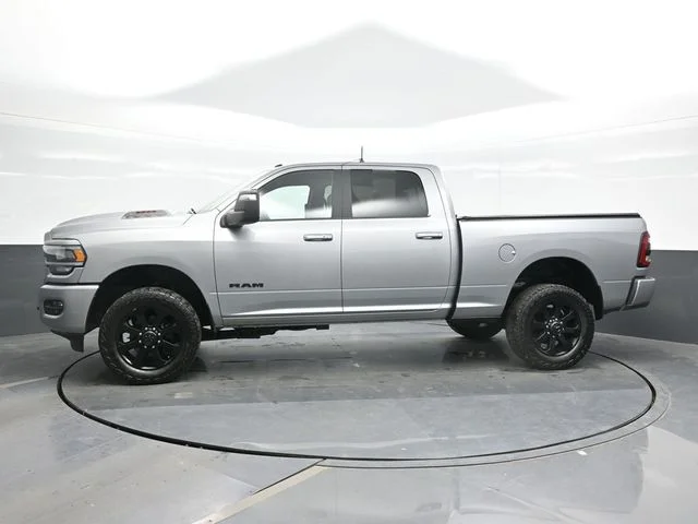 Used 2023 Silver Ram Laramie image 4