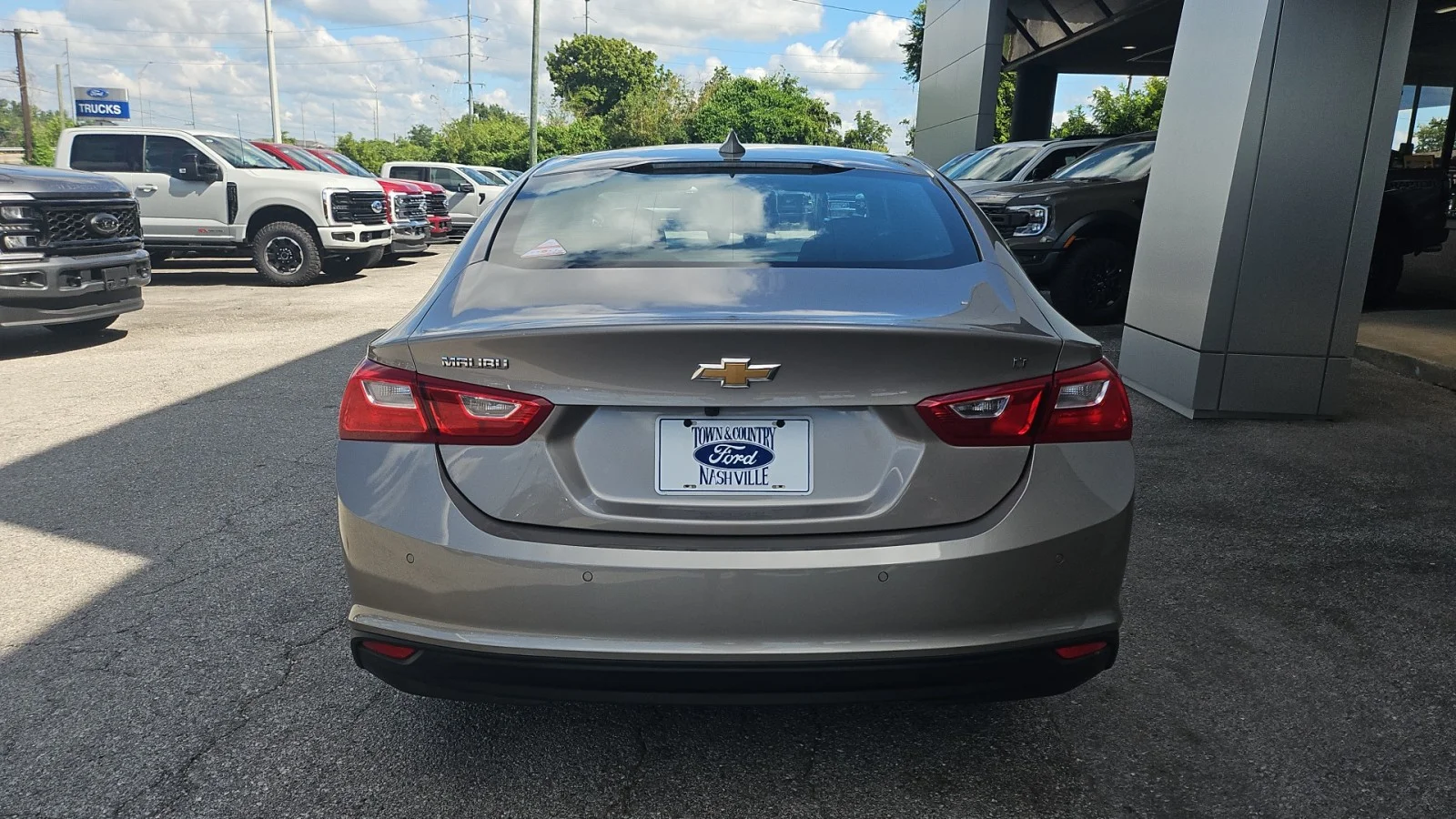 Used 2024 Gray Chevrolet LT image 4