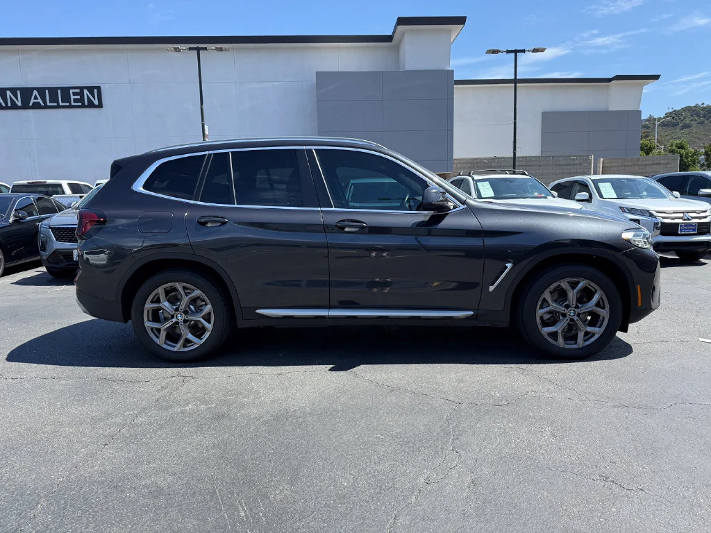 Used 2024 Gray BMW sDrive30i image 6