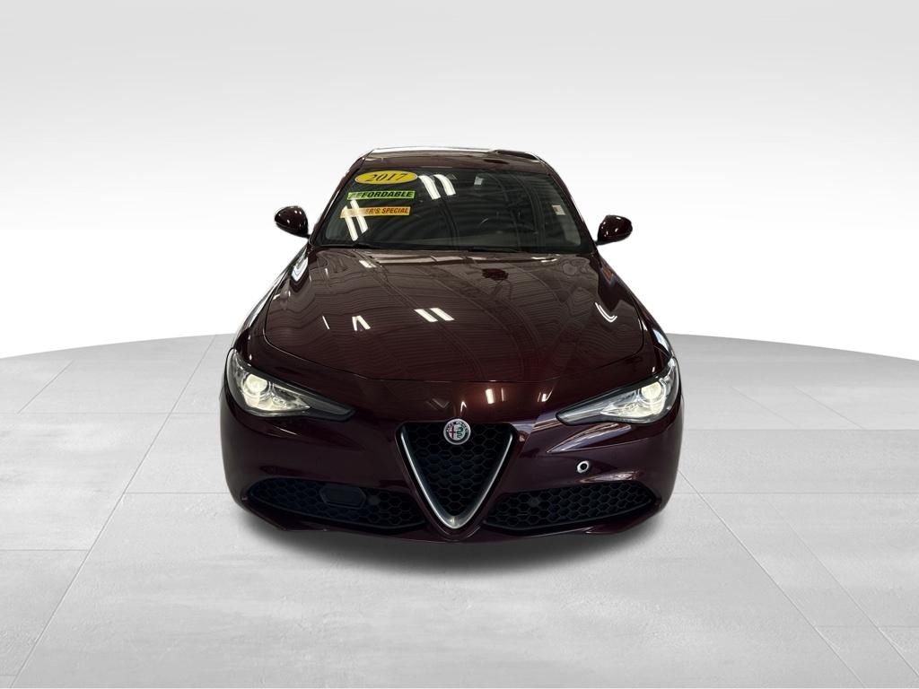 Used 2017 Red Alfa Romeo Base image 9