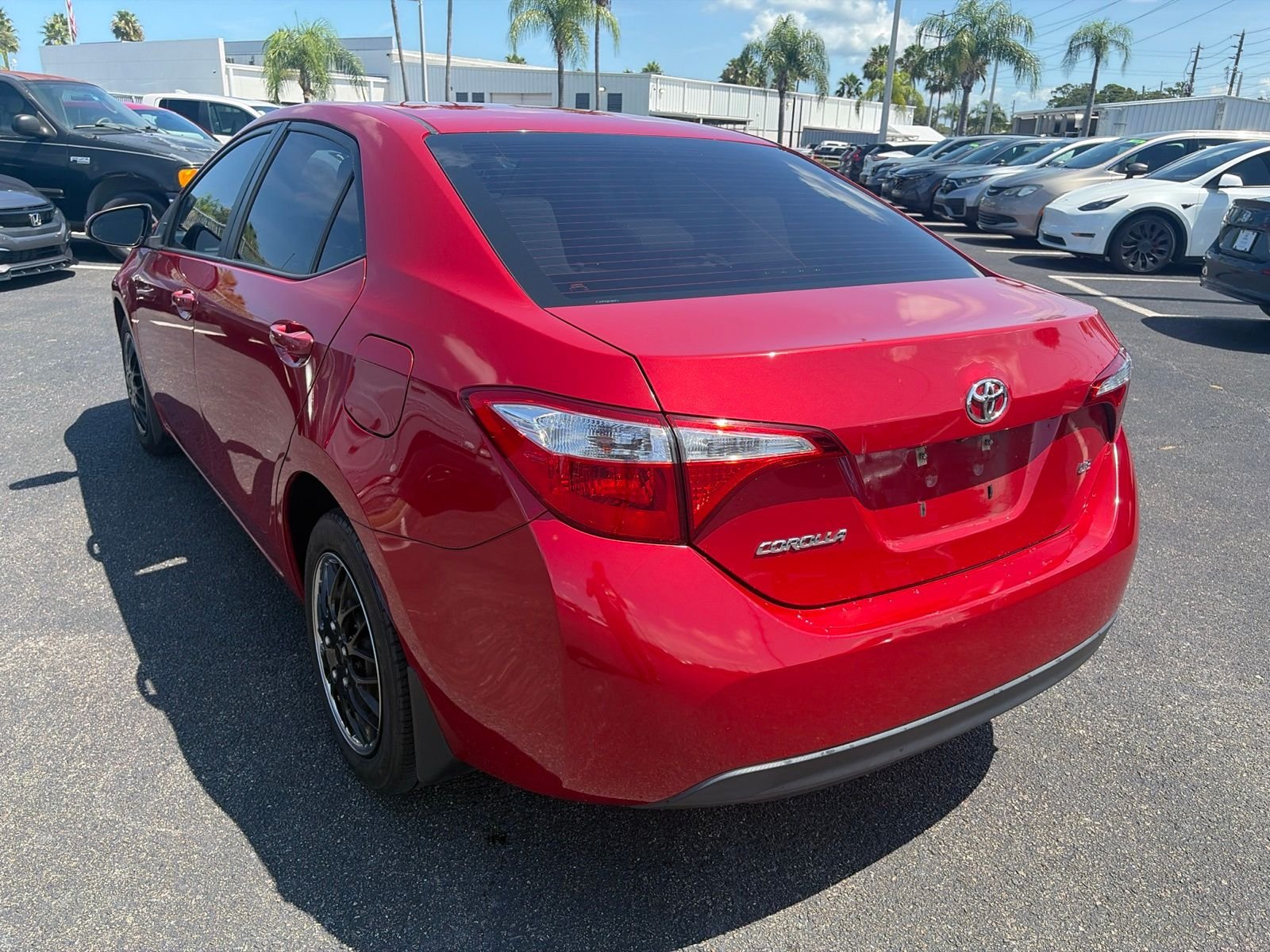 Used 2016 Red Toyota LE image 5