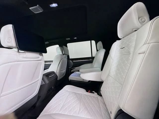 2026 Cadillac Escalade ESV Platinum Sport - Photo 8