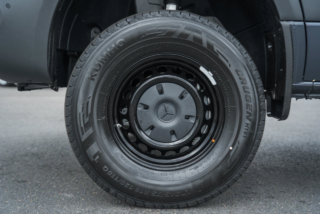 New 2026  Mercedes-Benz Crew 144 WB image 19