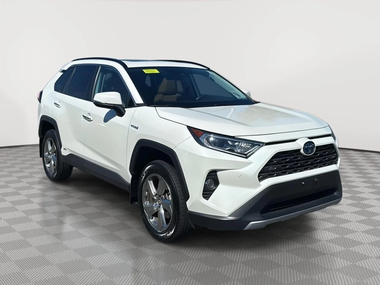 Used 2020 Blizzard Pearl Toyota Limited image 3
