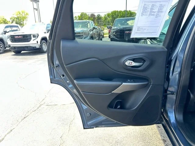 Used 2020 Blue Jeep Limited 4x4 image 25
