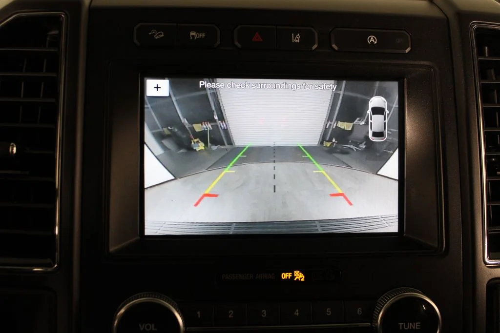 Used 2018 White Ford Limited image 31
