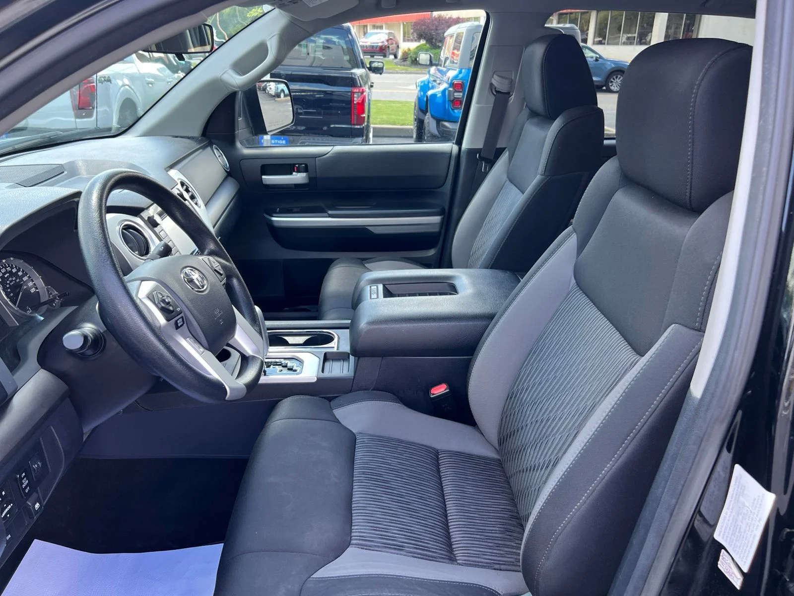 Used 2017 Black Toyota SR5 image 26