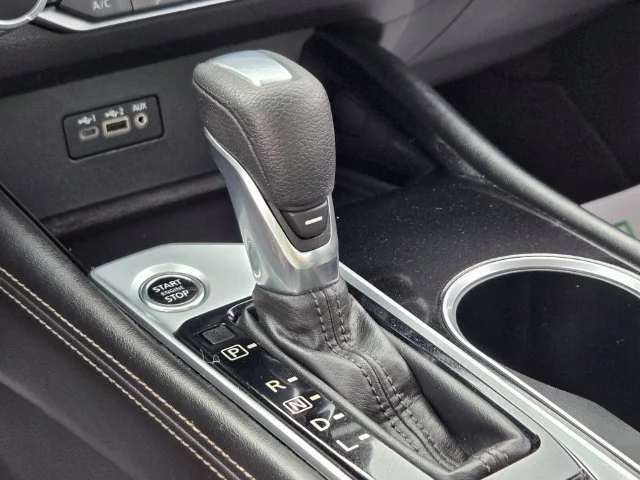 Used 2023 Silver Nissan 2.5 SV image 28