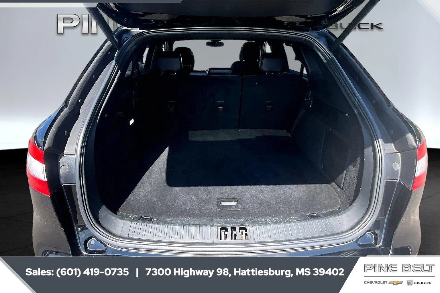 Used 2018 Black Velvet Lincoln Reserve image 21