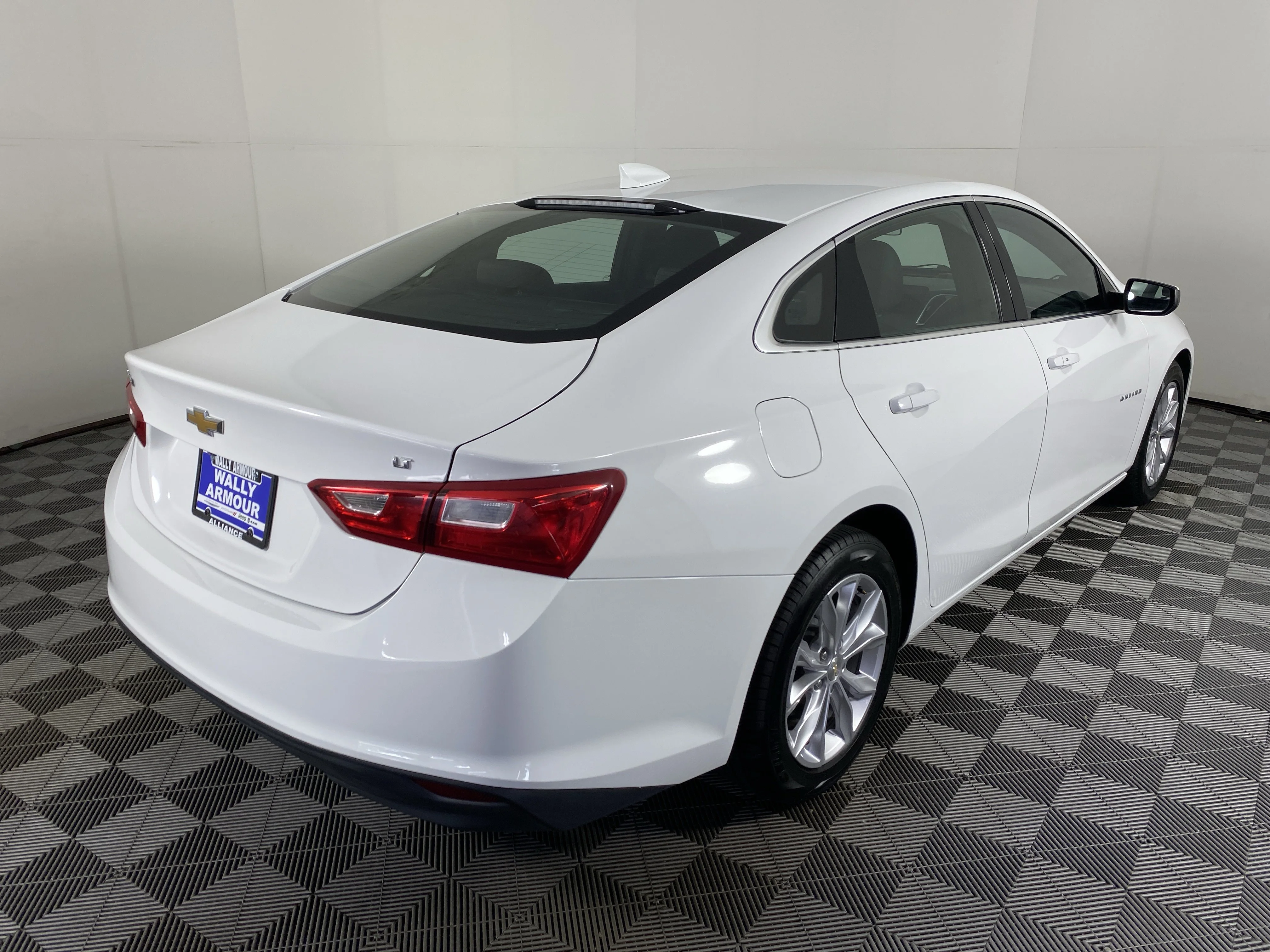 Used 2023 Summit White Chevrolet LT image 6