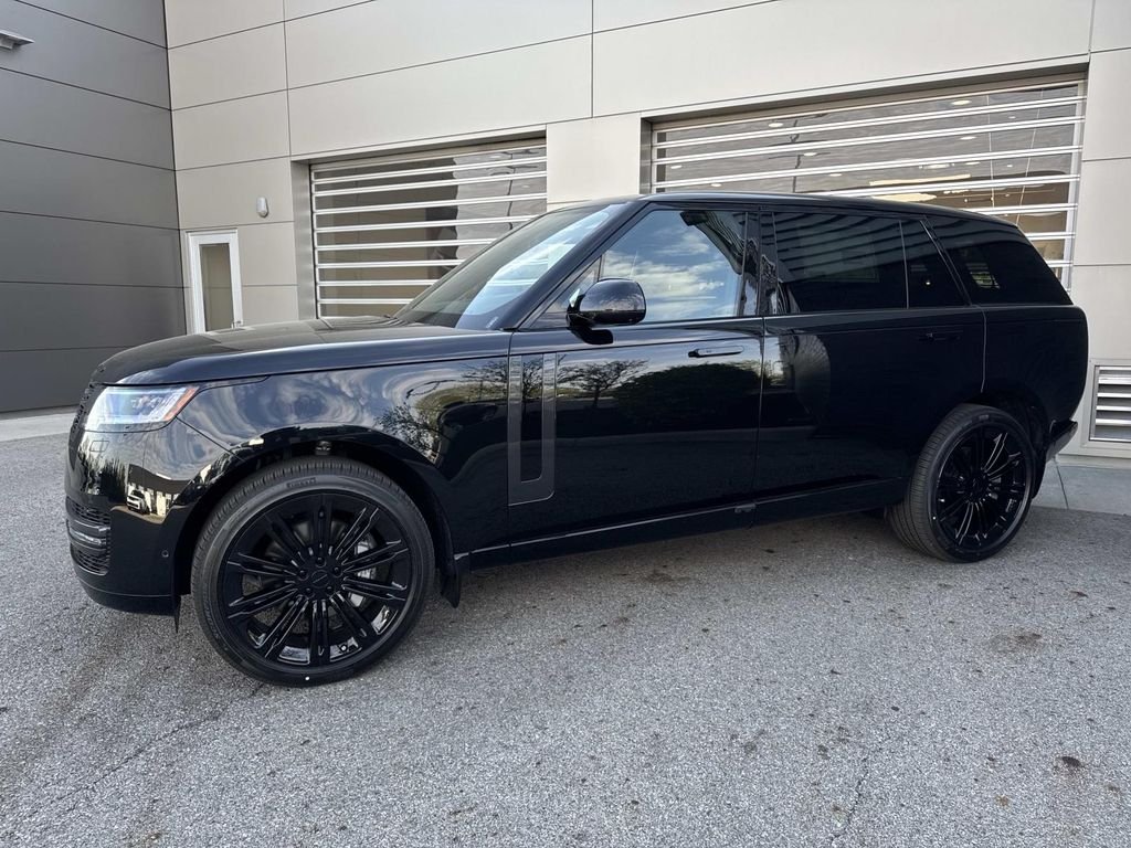 New 2026 Santorini Black Land Rover SE image 3