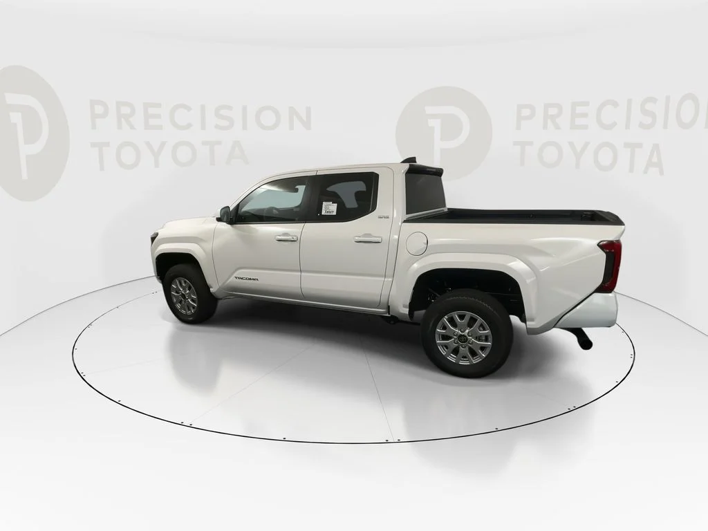 New 2026 Ice Cap Toyota SR5 image 13