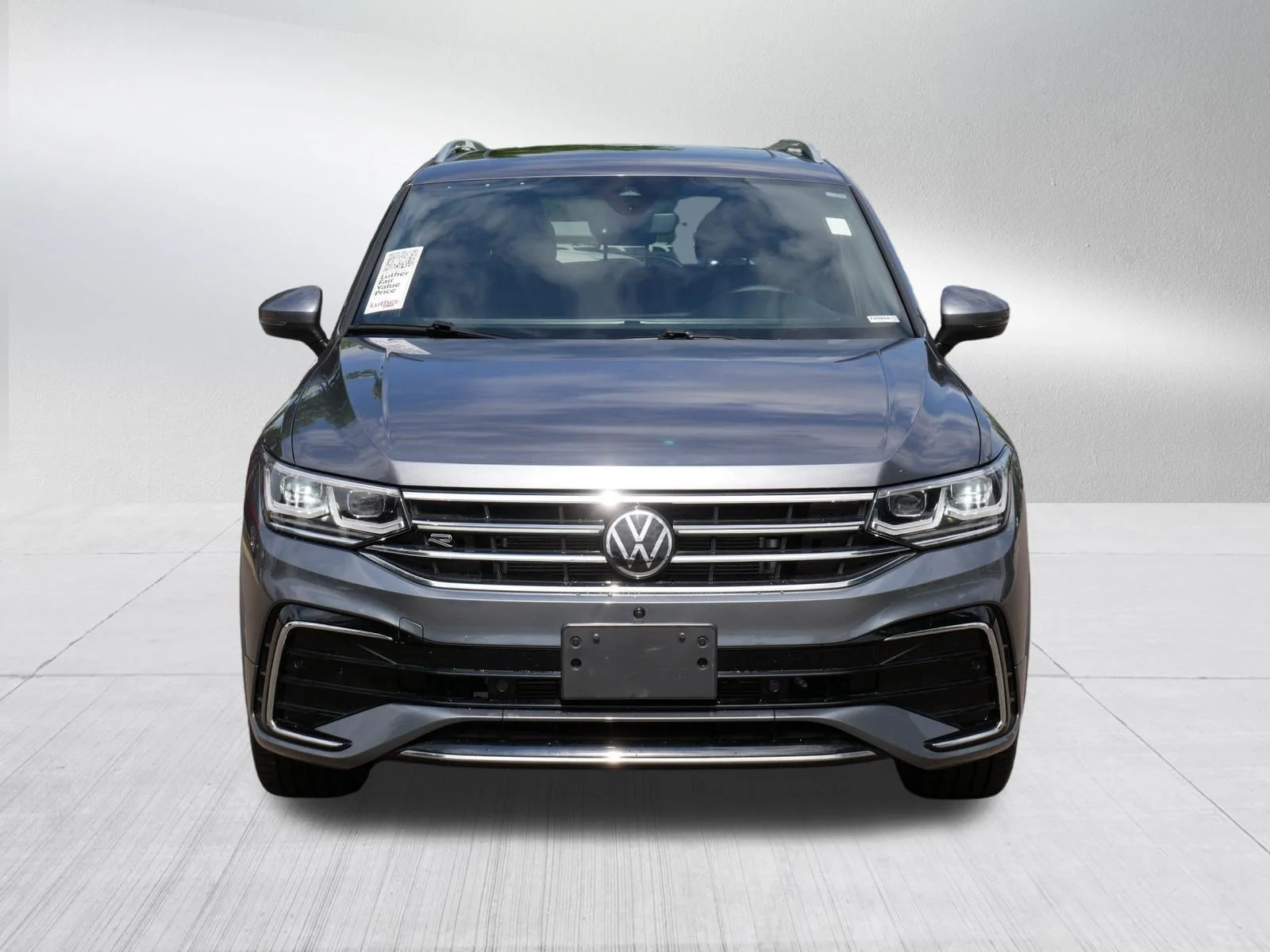 Used 2022 Volkswagen Tiguan SEL R-LINE with VIN 3VV4B7AX2NM113566 for sale in Brooklyn Park, Minnesota
