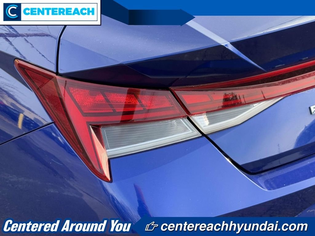 2022 Hyundai Elantra Limited - Photo 8