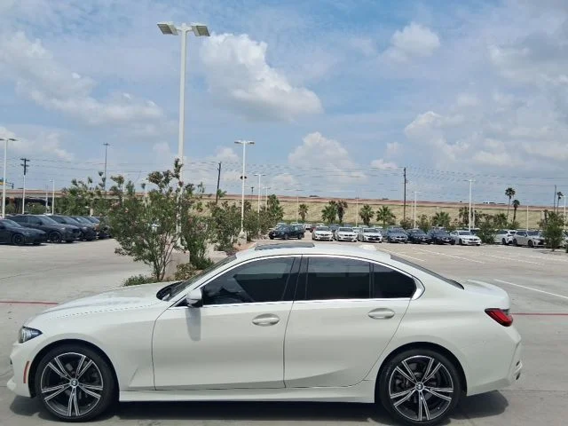 Used 2024 White BMW 330i image 3