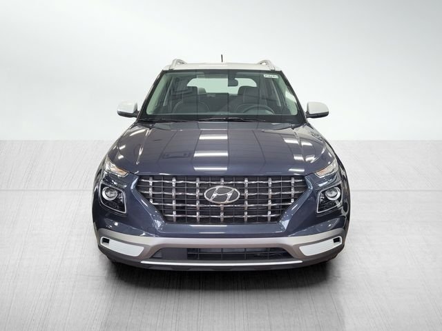 2025 Hyundai Venue Limited - Photo 11