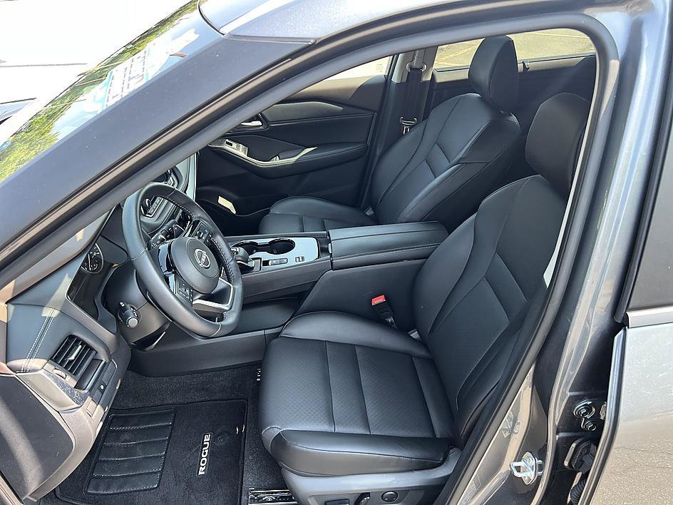 Certified Used 2023 Gun Metallic Nissan SV image 13