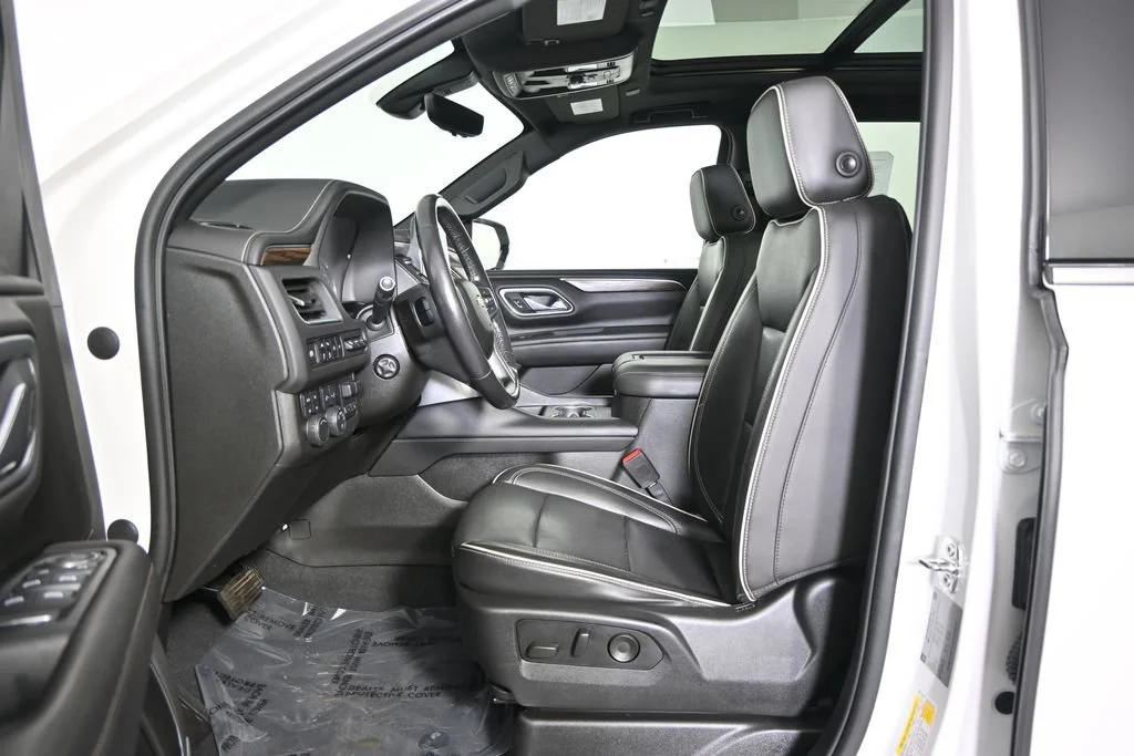 Used 2021 IRIDESCENT PEARL TRICOAT Chevrolet Premier image 22