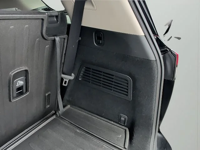 Used 2023 Black Nissan SL image 43