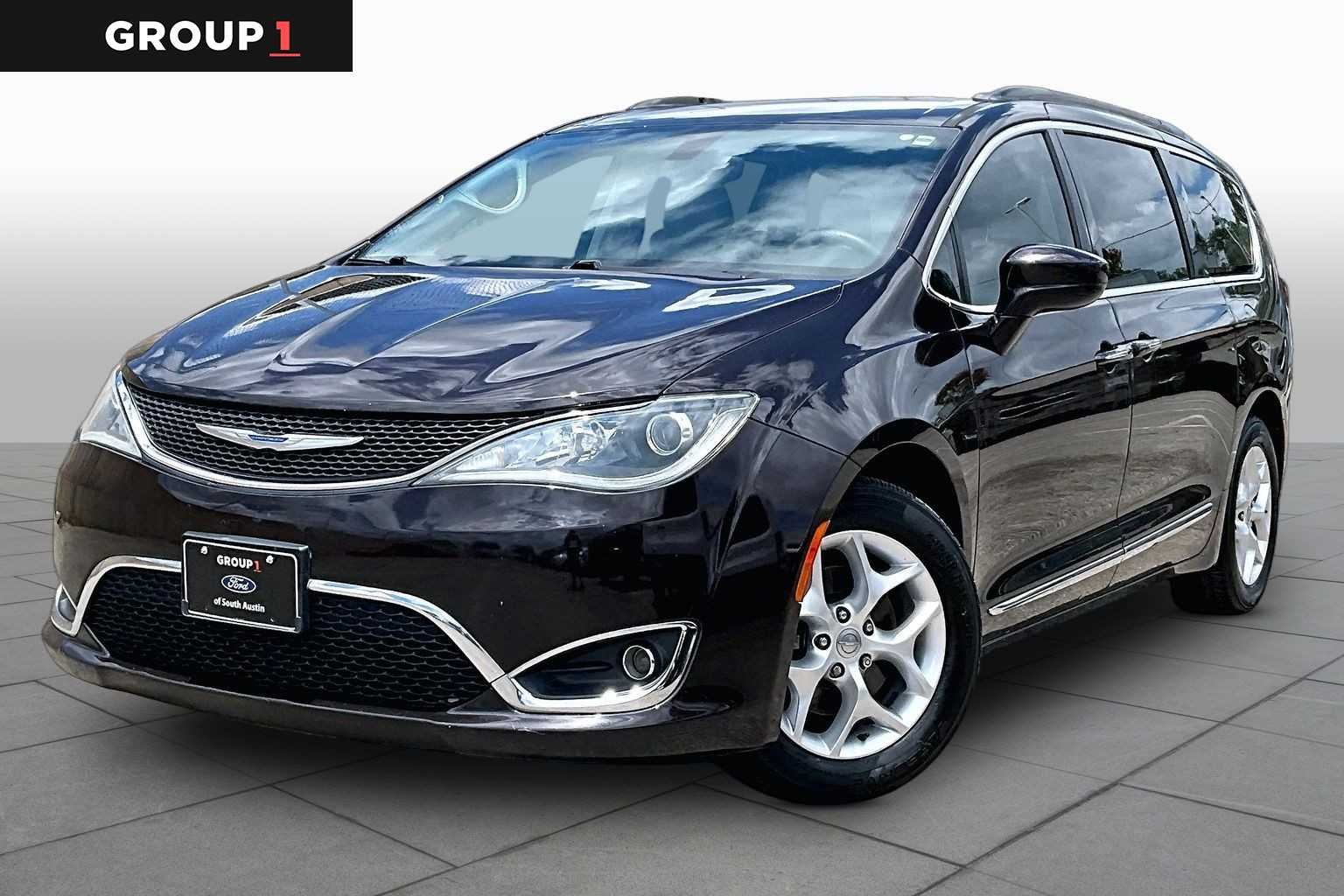 2017 Chrysler Pacifica Touring-L