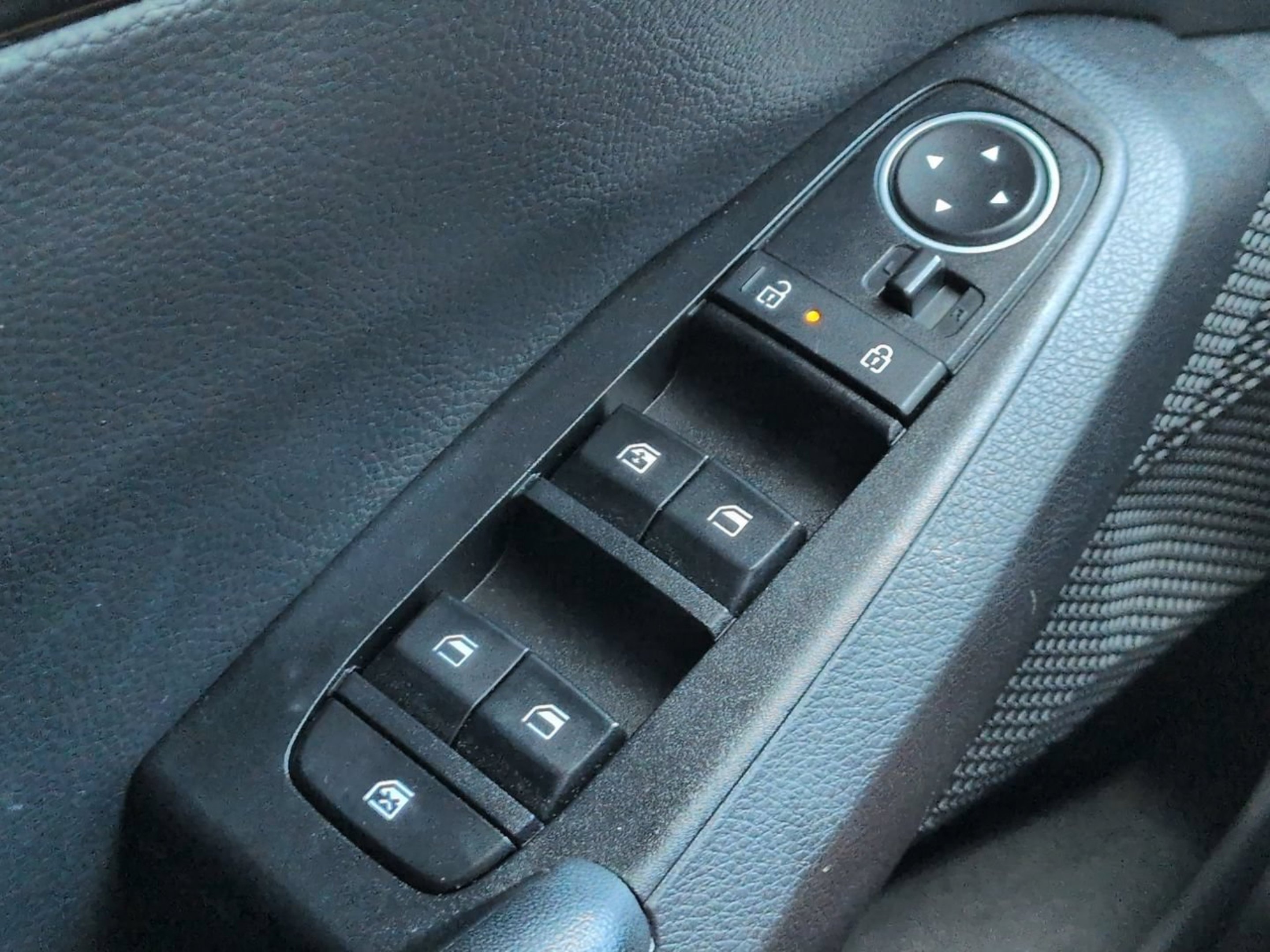 Certified Used 2024 Snow White Pearl Kia EX image 22
