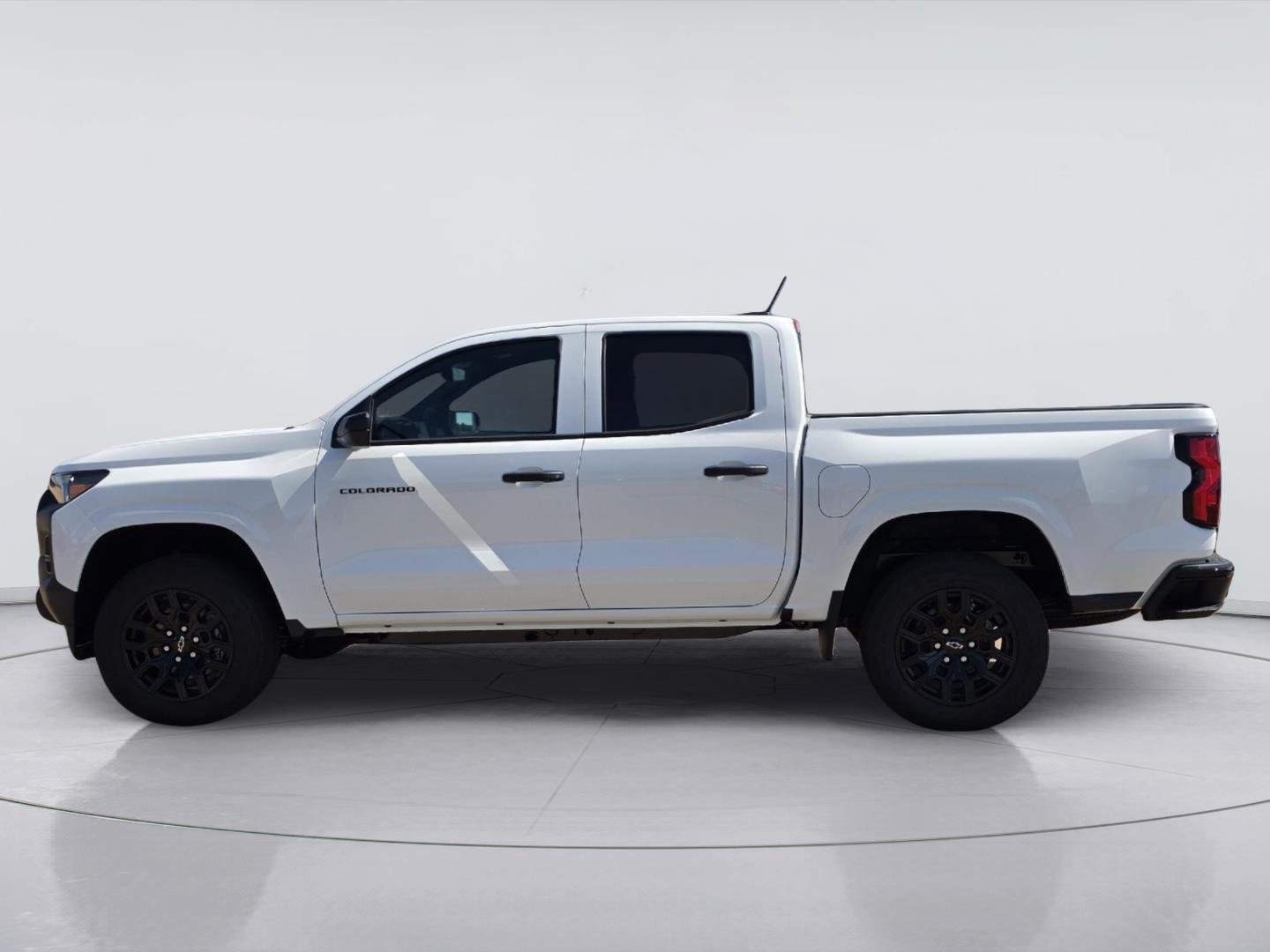 New 2026 Summit White Chevrolet WT image 2