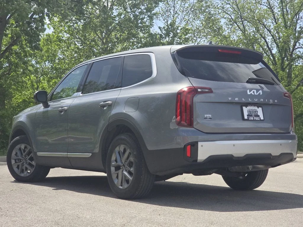 Used 2024 Silver Kia LX image 14