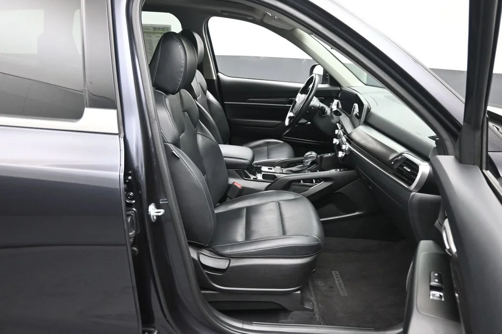 Used 2025 Gray Kia S image 9