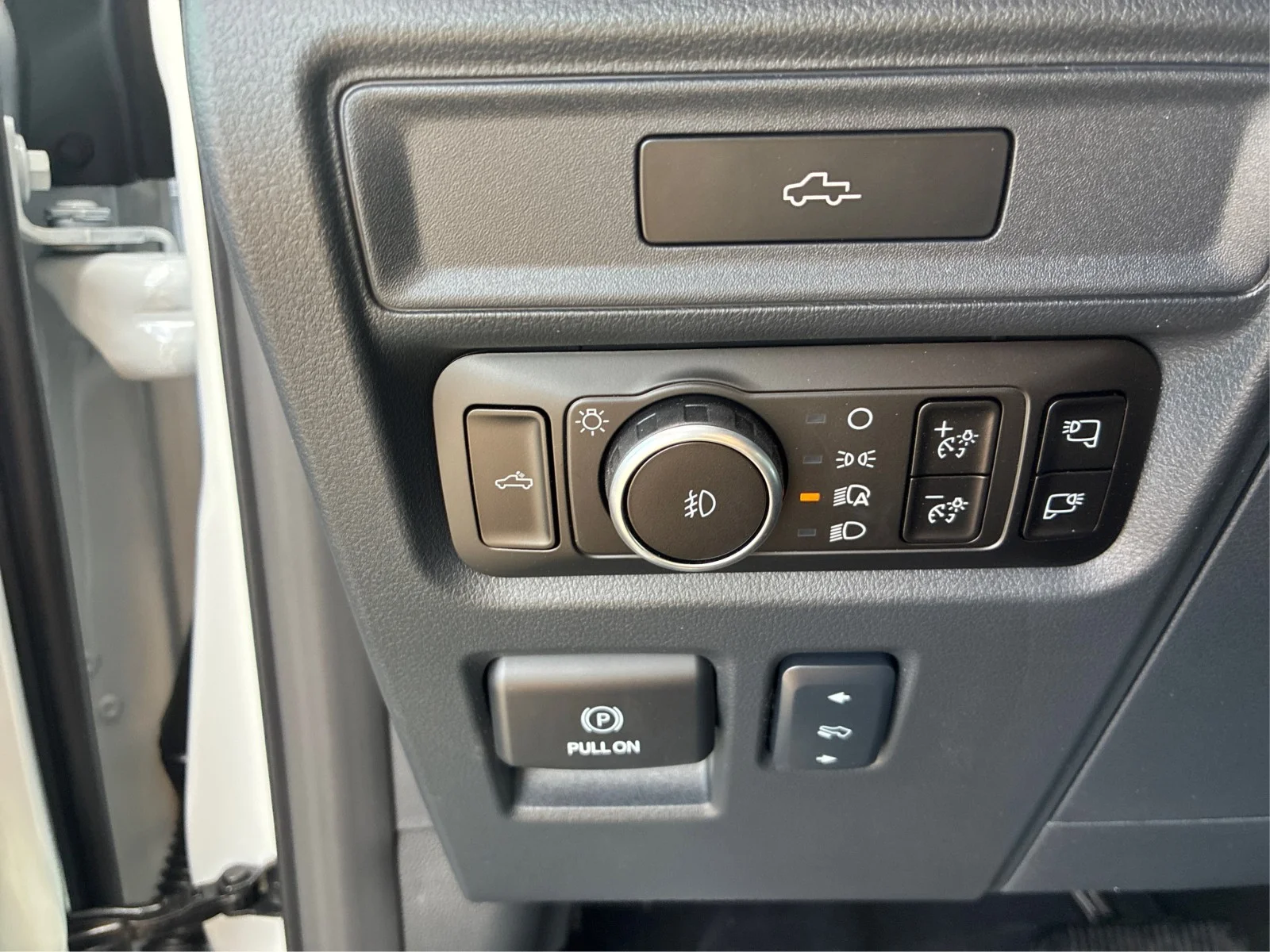 New 2026 Star White Metallic Tri-Coat Ford Lariat® image 16