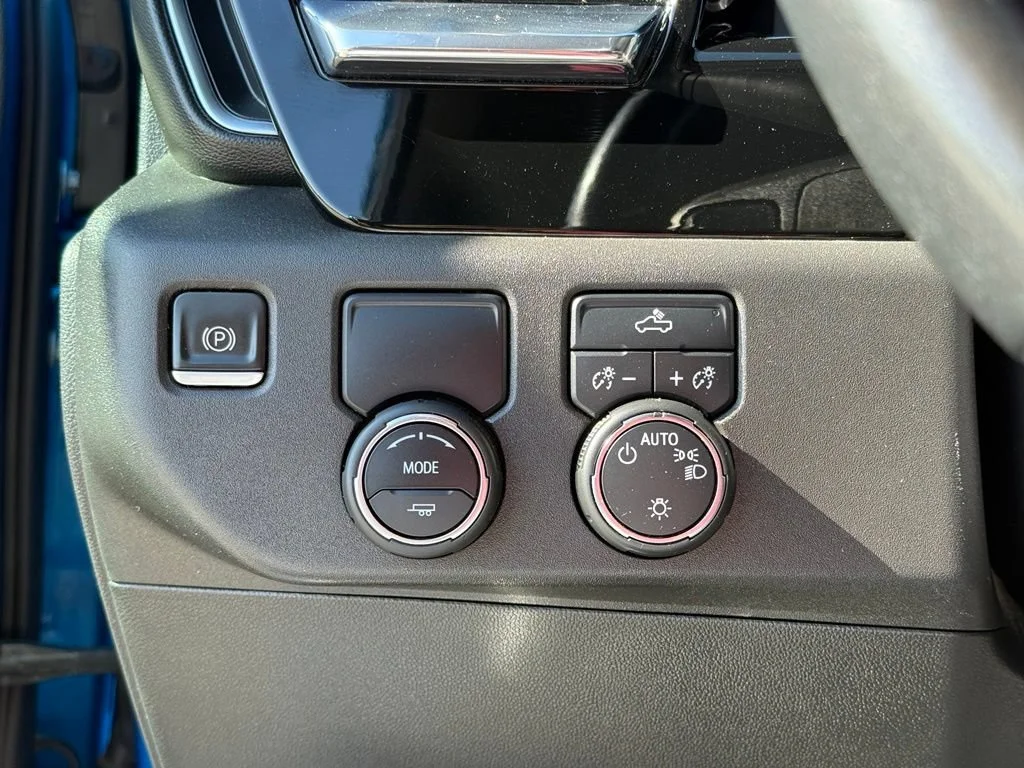 Used 2022 Glacier Blue Metallic Chevrolet LT image 27